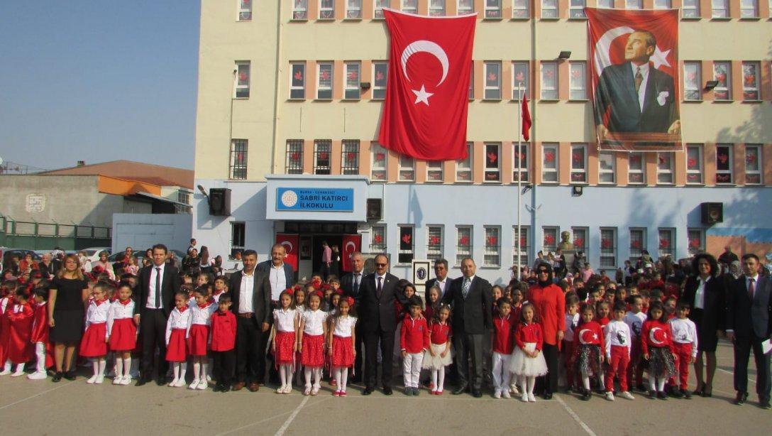 İlçe Milli Eğitim Şube Müdürümüz Sn. Hacı ONGUN İlçemiz Sabri Katırcı İlkokulu'nda düzenlenen 29 Ekim Cumhuriyet Bayramını Kutlama Törenine katıldı. 