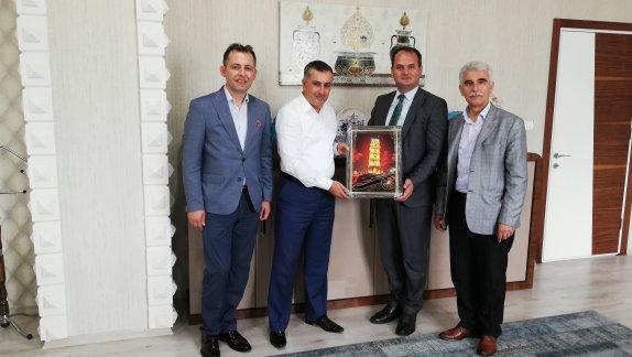 Kosova Prizren Alauddin Medresesi ve İmam Hatip Lisesi Müdürü Sayın Jakup ÇUNAKU ve Koordinatörü Sayın Ramadan UKA´dan İlçe Milli Eğitim Müdürümüz Sn. Gürhan ÇOKGEZERe Ziyaret