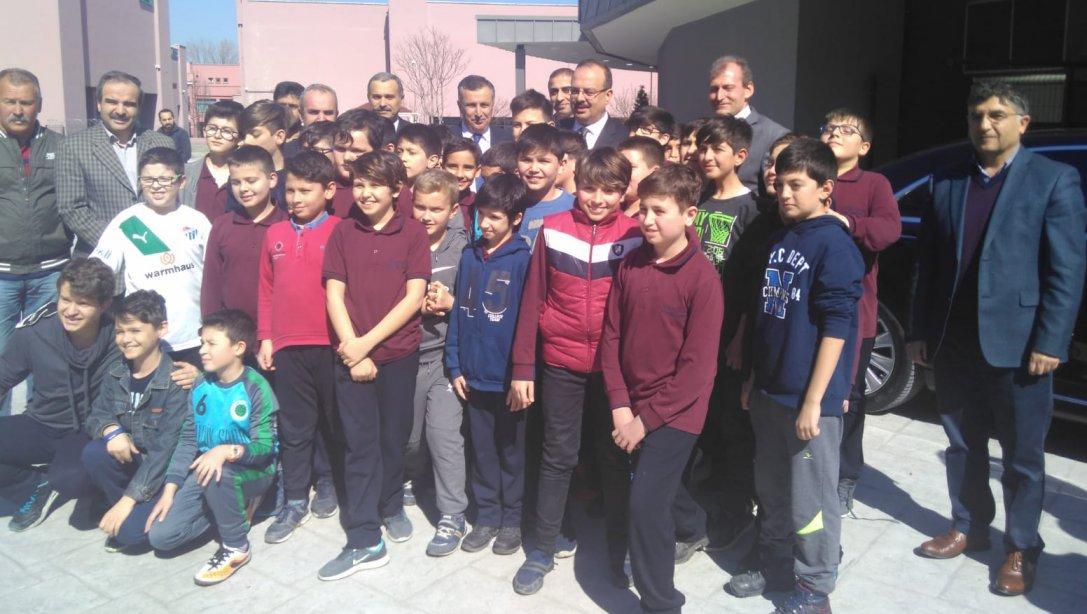Bursa Valisi Sn. Yakup CANBOLATın TOBB Anadolu İmam Hatip Lisesi Öğrencileri İle Buluşması 