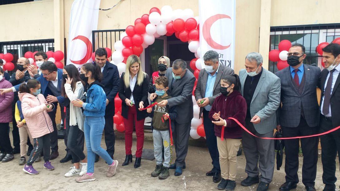  Dürdane İlkokulu/Ortaokulu'na Kızılay Bursa Şubesi tarafından yaptırılan Kütüphanenin Açılışı Gerçekleştirildi.